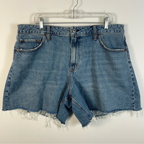 Abercrombie & Fitch Light Blue Curve Denim Women Shorts 33 - Picture 1 of 8